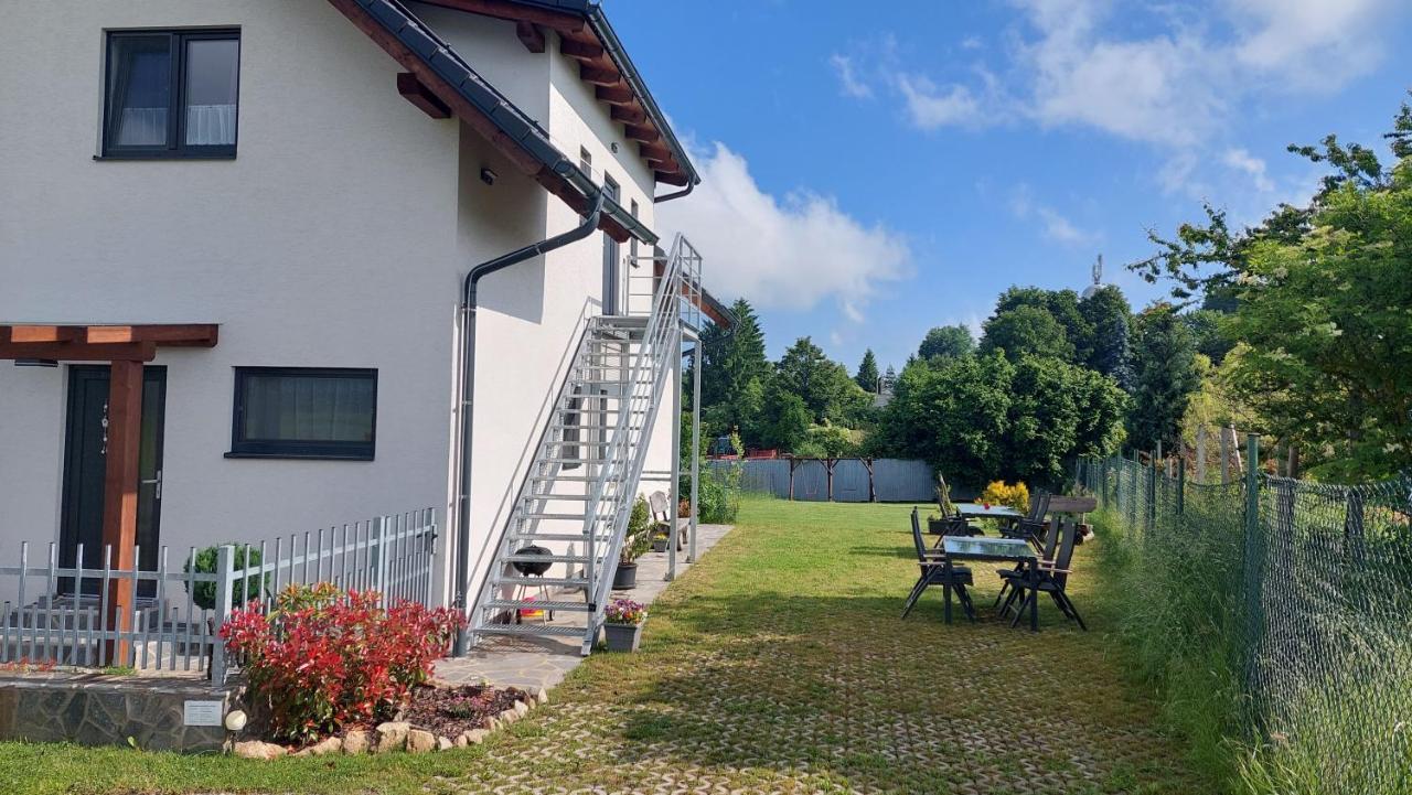Apartmany Kohoutek A Slepicka V Novohradskych Horach Nove Hrady  Bagian luar foto
