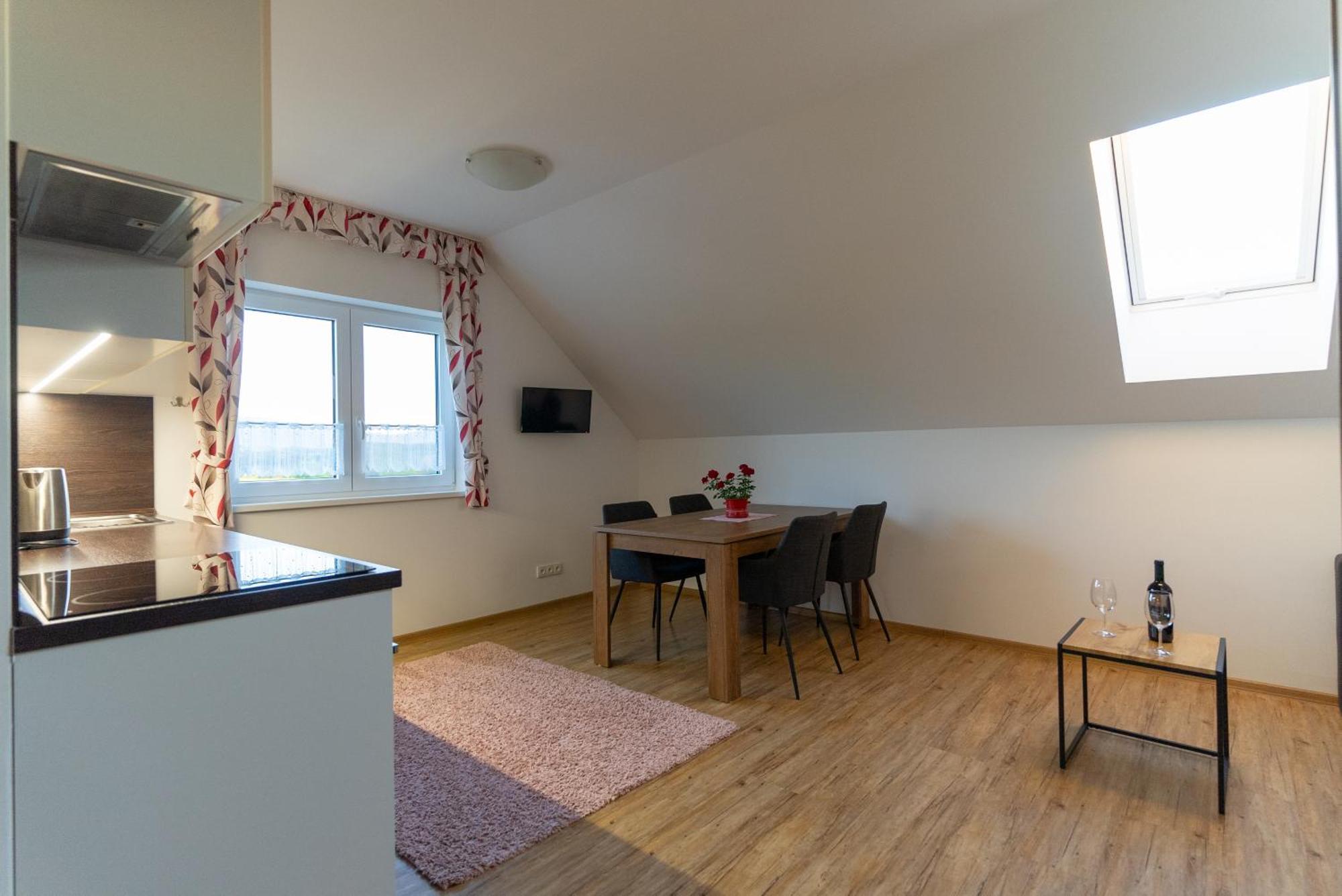 Apartmany Kohoutek A Slepicka V Novohradskych Horach Nove Hrady  Bagian luar foto