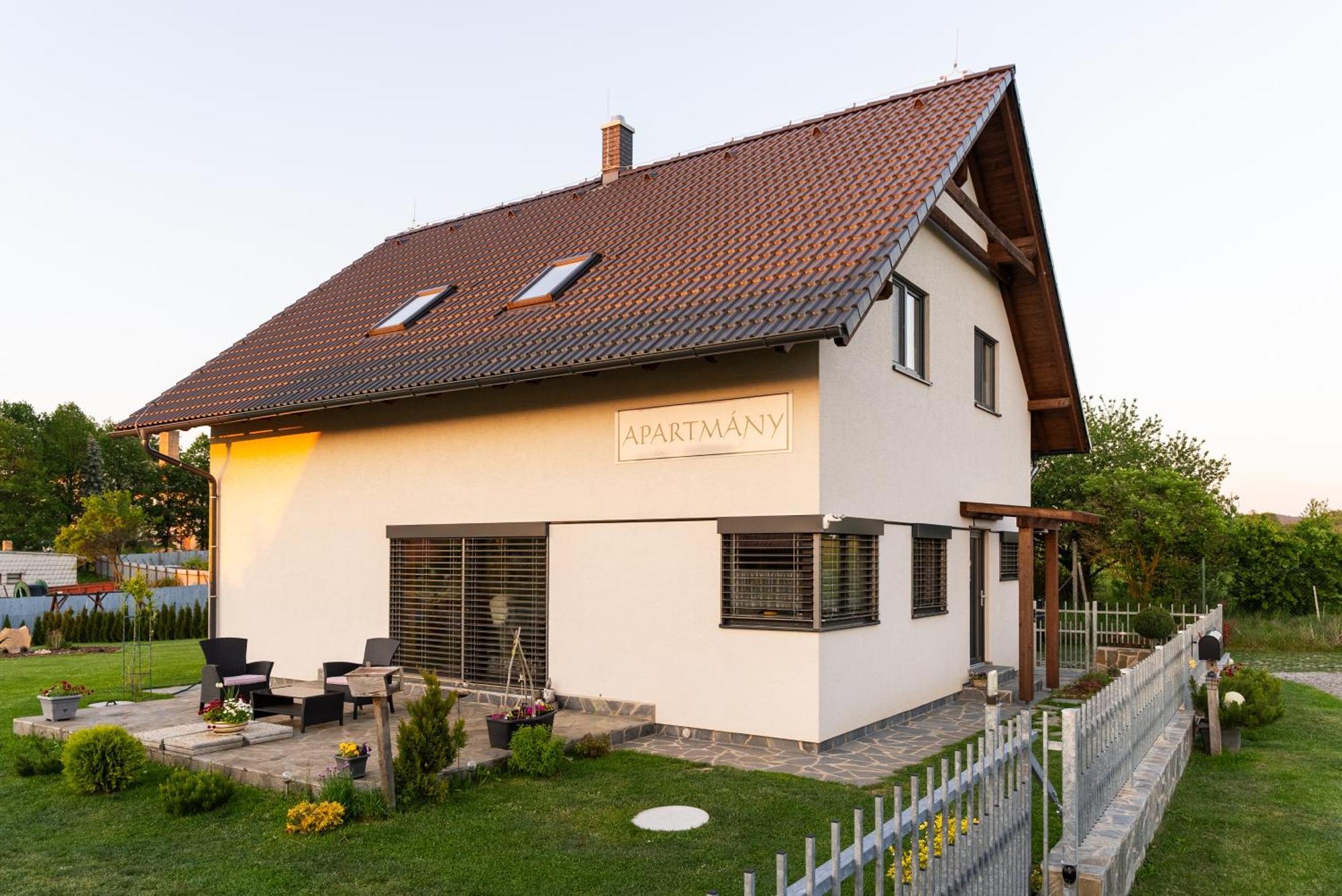 Apartmany Kohoutek A Slepicka V Novohradskych Horach Nove Hrady  Bagian luar foto